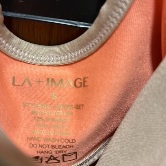 LA +Image 2 Piece Sports Bra & Leggings Performance, Breathable & Comfort Fit! - Picture 5 of 8